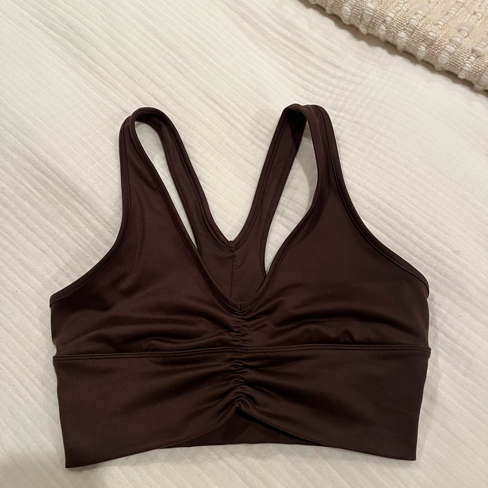 ALO Yoga Brown Ruched V-Back Sports Bra